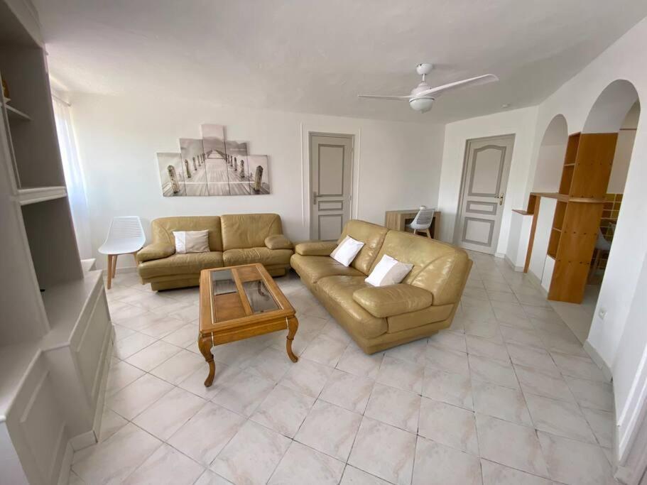 A Louer Haut De Villa 4 Pieces A Sainte-Maxime Golfe De St-Tropez Eksteriør billede