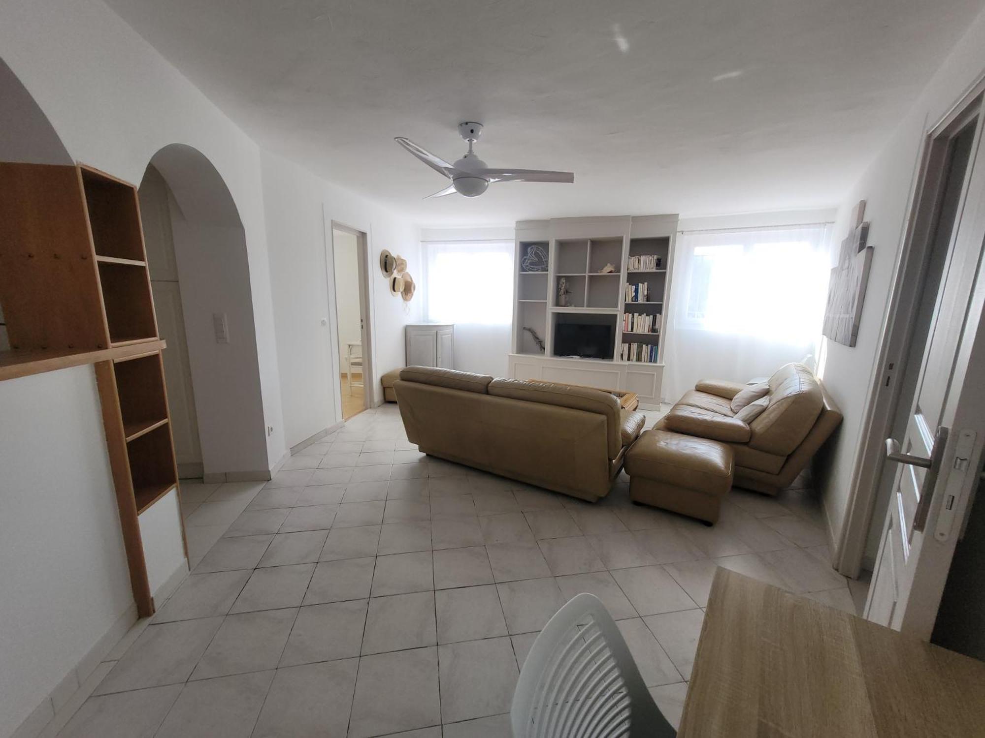 A Louer Haut De Villa 4 Pieces A Sainte-Maxime Golfe De St-Tropez Eksteriør billede